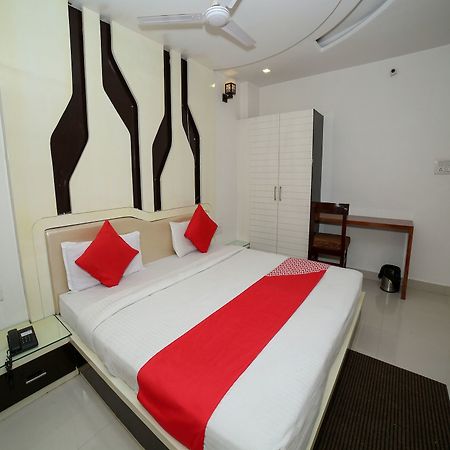 Oyo 7367 Hotel Dessert Palm Gwalior Exterior foto